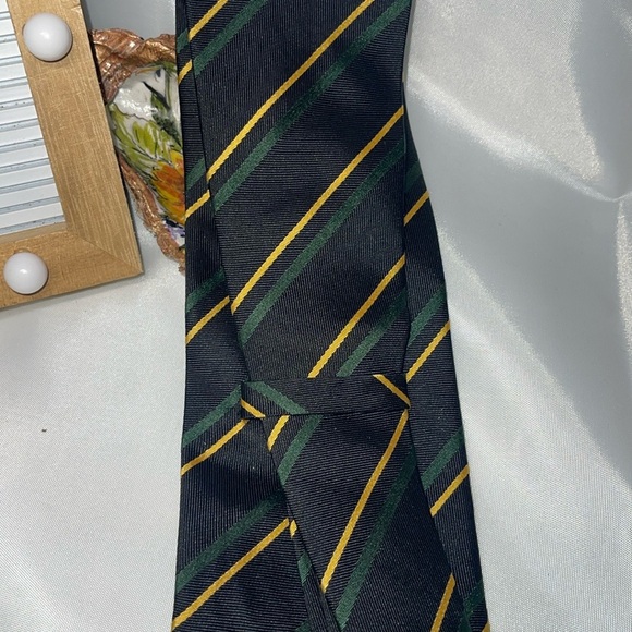 Green Bay Packers Men's Necktie Licensed NFL Football Fan Green Neck Tie - Picture 4 of 4